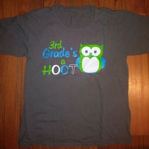 3rd grades a hoot! Boys size M tee shirt